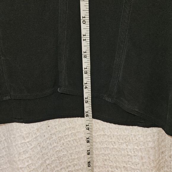 Quarter sleeve, black top - Picture 4 of 5